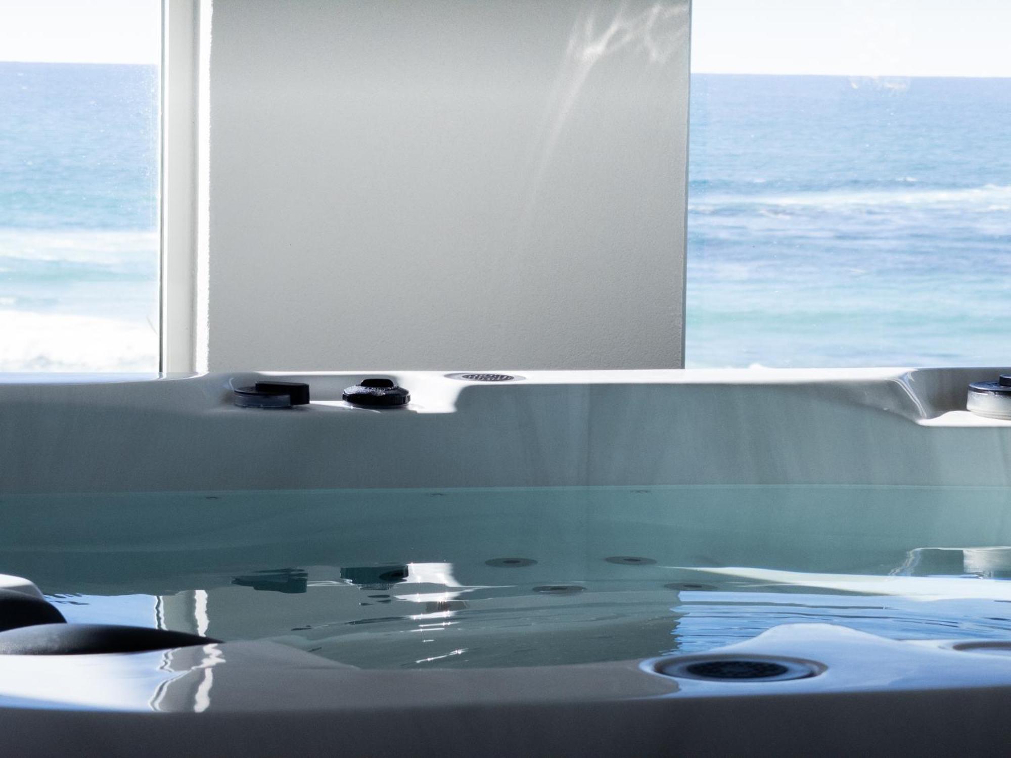 Saltwater - Absolute Oceanfront, Fire Pits, Some Villas With Hot Tubs And Sauna Falmouth المظهر الخارجي الصورة