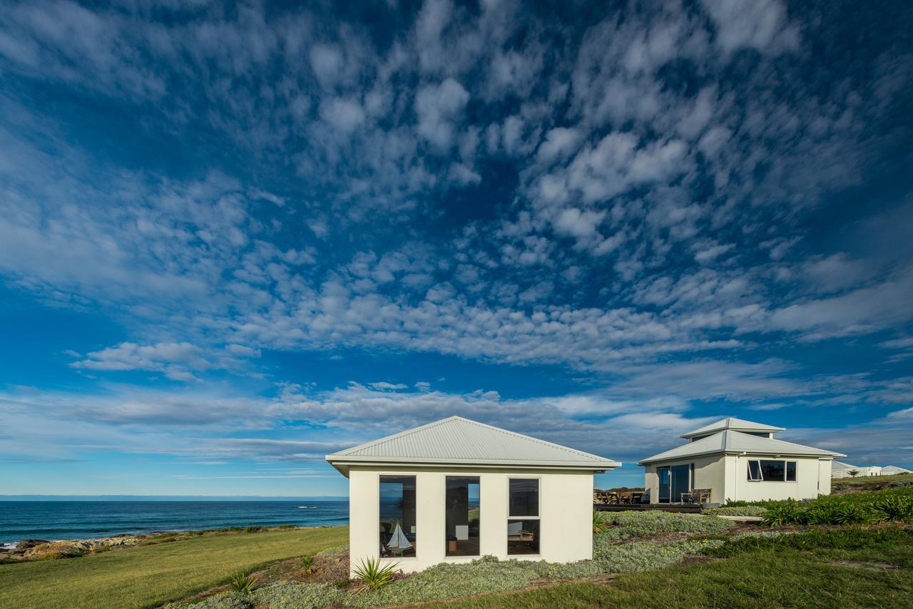 Saltwater - Absolute Oceanfront, Fire Pits, Some Villas With Hot Tubs And Sauna Falmouth المظهر الخارجي الصورة